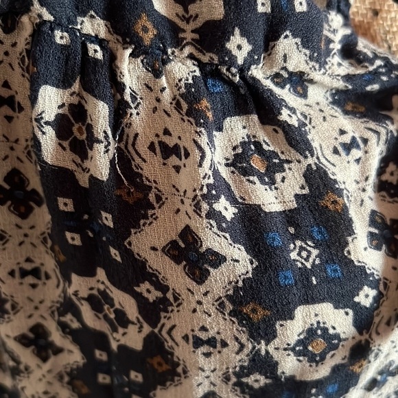 Lucky Brand ๐ Sheer Blue Geometrical Pattern Blouse with Tassels - Picture 8 of 9